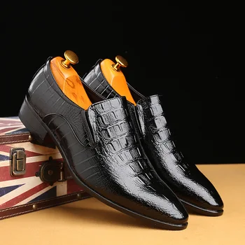 Lüks Marka Deri Moda Erkekler İş Elbise Loafer'lar Sivri siyah ayakkabı Oxford Nefes Resmi Düğün Ayakkabı Zapatos Hombre